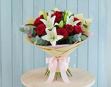 Букет цветов из:  Лилии и Розы #REPLACE_PRED# Калачинске