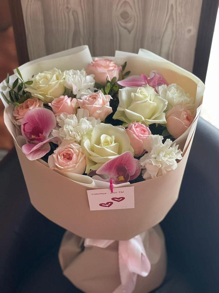 Букет цветов из: Орхидеи, Розы и Гвоздики в Калачинске