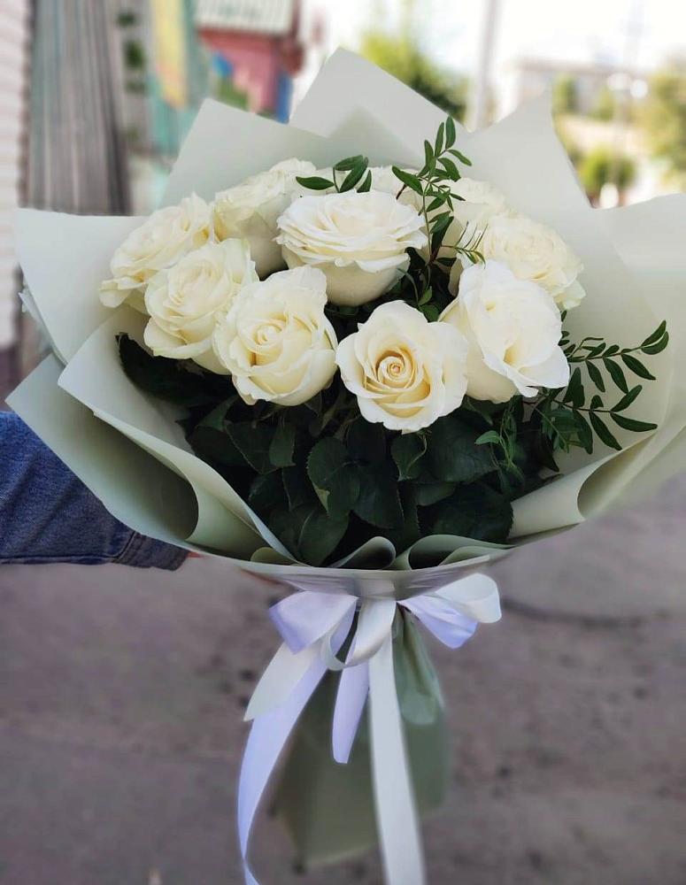 Букет Белые розы Проуд в Калачинске