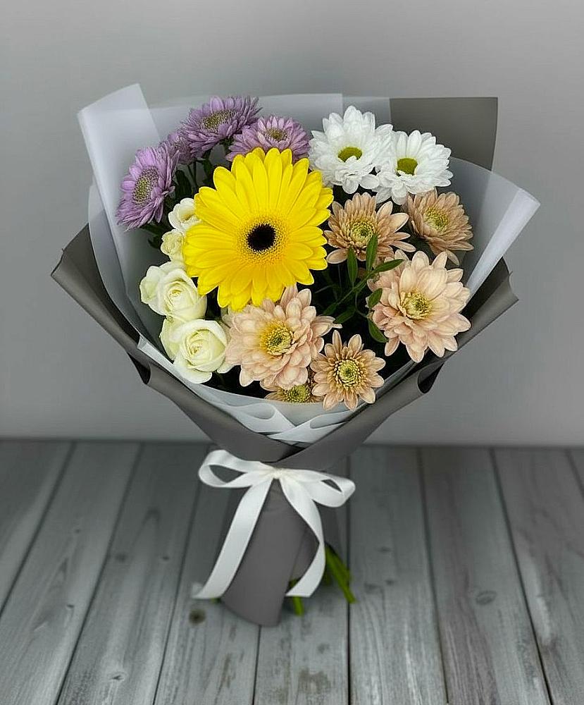 Букет цветов из: Розы, Герберы и Хризантемы в Калачинске
