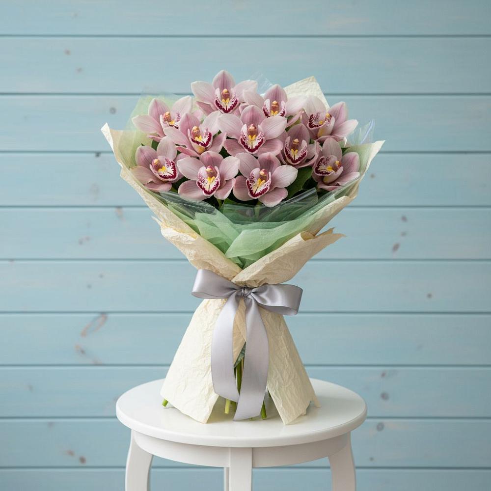 Букет цветов из: Орхидеи и Розы в Калачинске