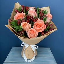 Букет цветов из:  Розы и Альстромерии в Калачинске
