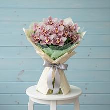 Букет цветов из:  Орхидеи и Розы в Калачинске