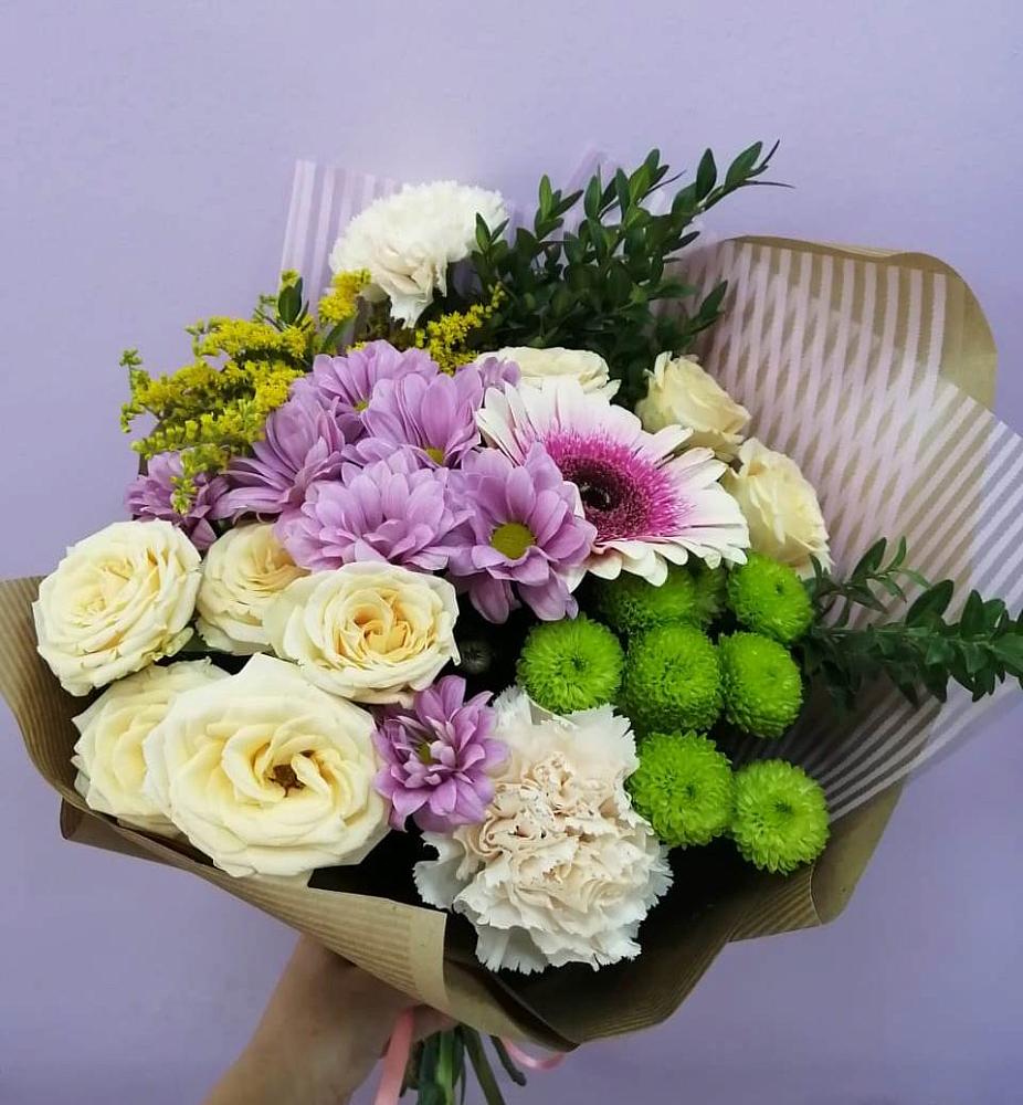 Букет цветов из: Хризантемы, Розы, Гвоздики и Герберы в Калачинске