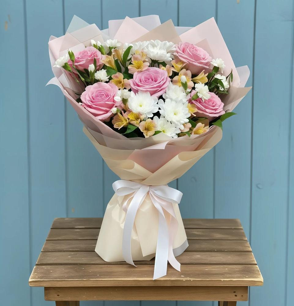 Букет цветов из: Гвоздики, Орхидеи и Розы в Калачинске