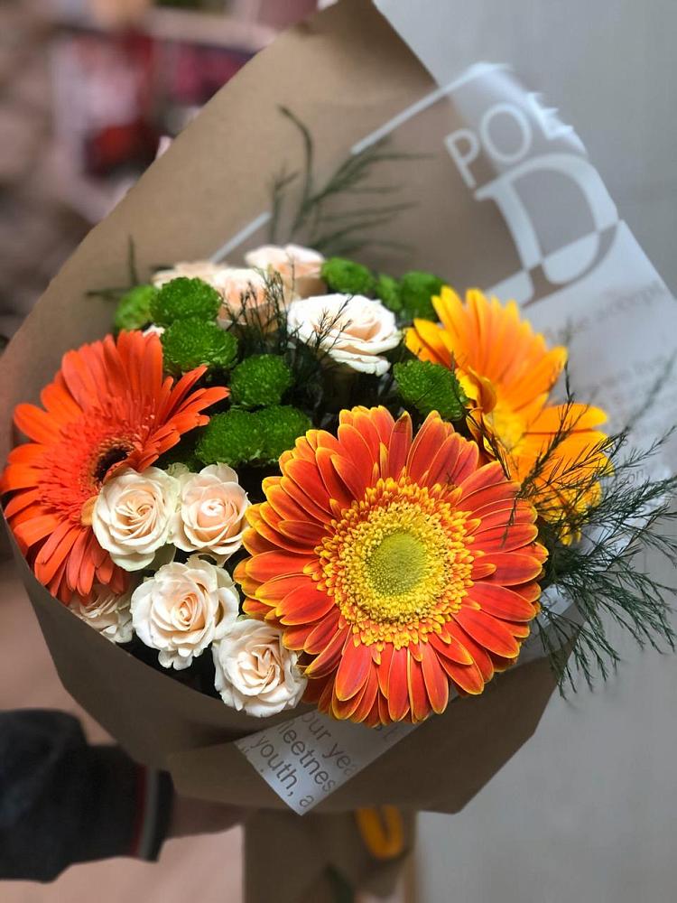 Букет цветов из: Герберы, Хризантемы и Розы в Калачинске