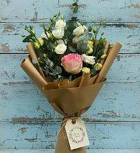 Букет цветов из:  Розы и Лизиантусы в Калачинске