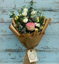 Букет цветов из:  Розы и Лизиантусы в Калачинске